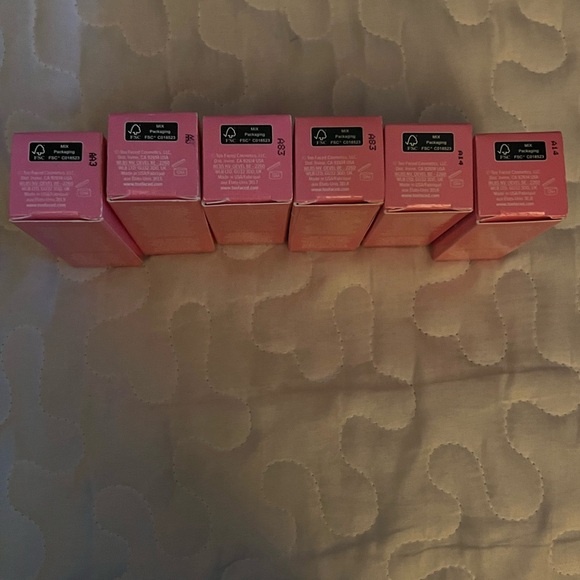Too Faced kissing jelly lip oil set of 6 - Picture 3 of 3
